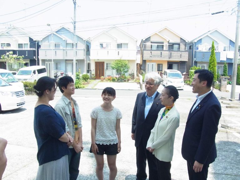給付型奨学金の拡充を推進